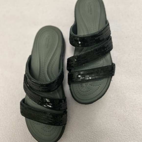 Lite Ride by Crocs Black Wedge Heel Sequin Straps Sz: 7 - Picture 3 of 7